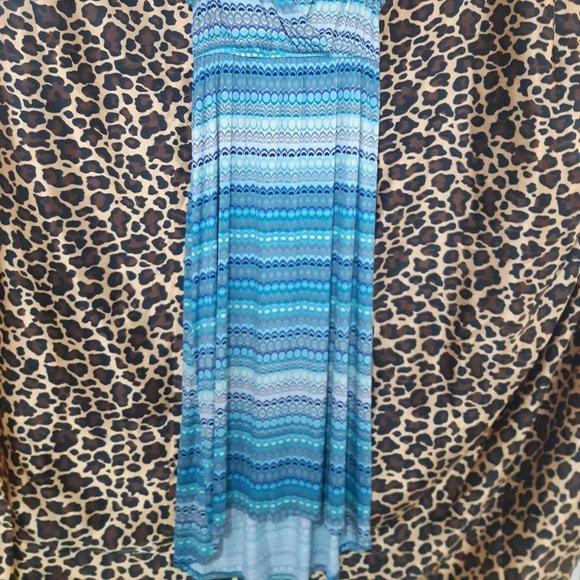 Casual dress with coordinating shrug - Picture 3 of 12